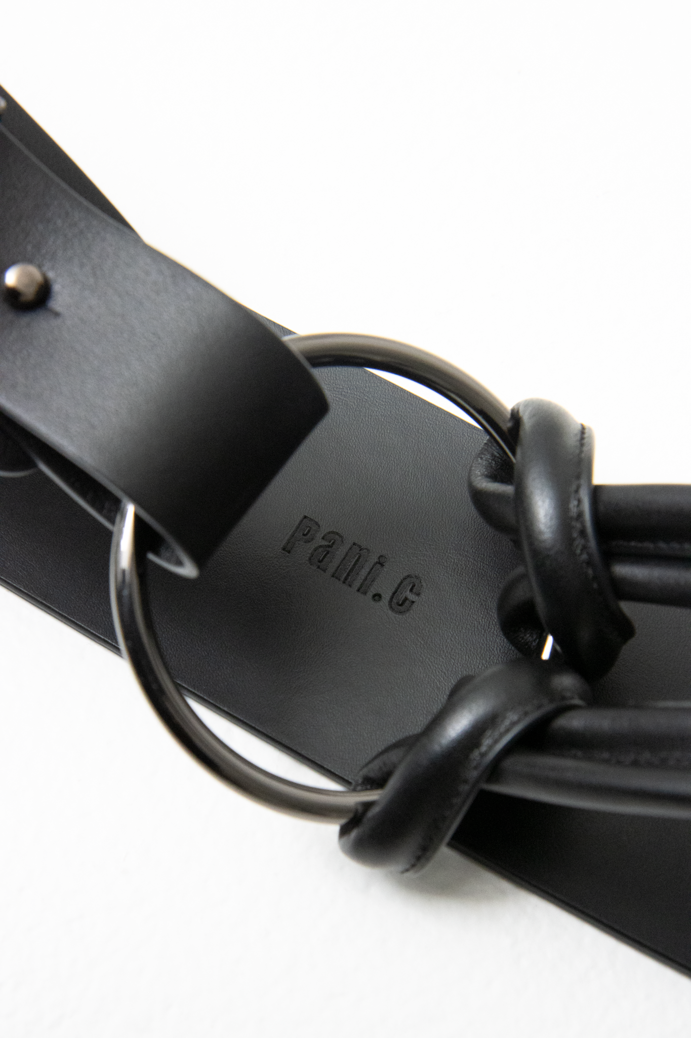 Pani.O leather belt - black